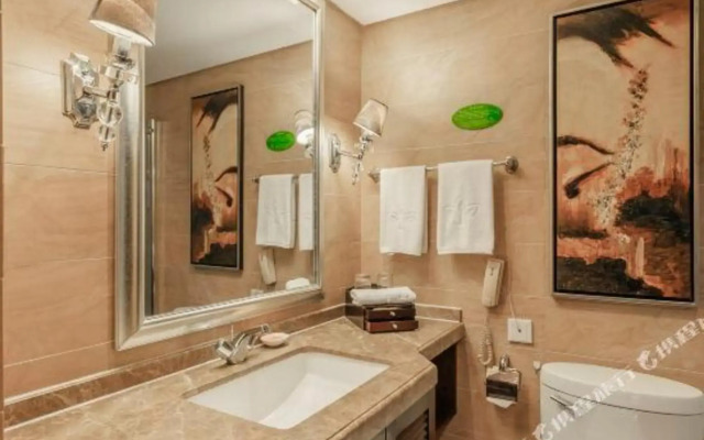 Chongqing Plaza Hotel