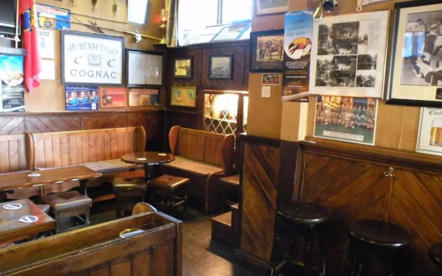 Buggle's Pub and Accommodation
