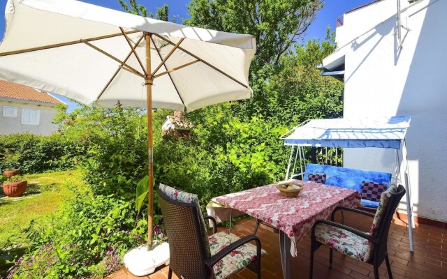 Holiday House Mira