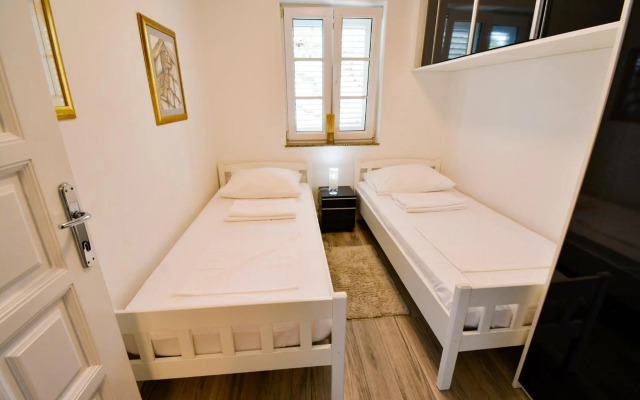 Apartment 10 in Villa Petrac