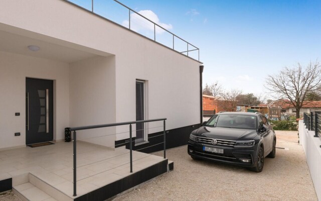 Amazing Home in Peroj With Wifi and 3 Bedrooms