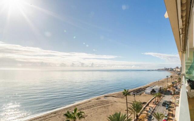 25-Modern Apartment in Paseo Maritimo, Fuengirola!