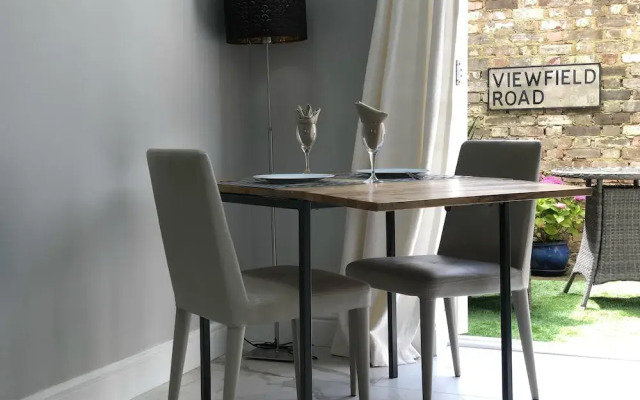 London-apartment-sleeps2-privateentrance