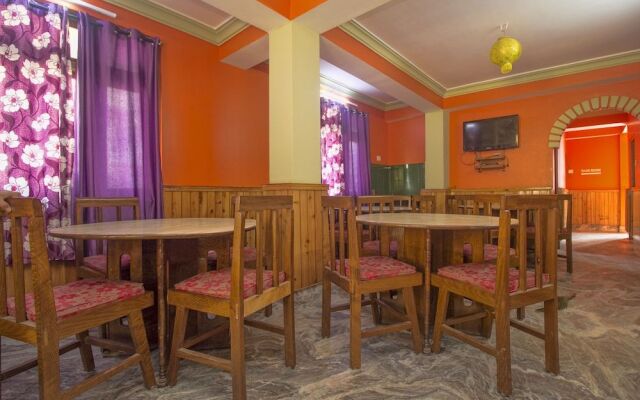 OYO 23588 Hotel Chittiz