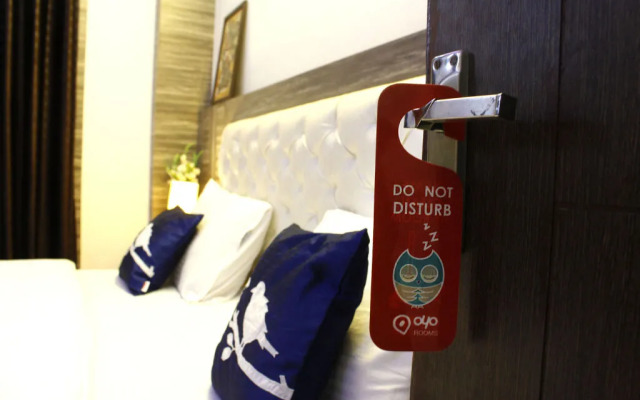 OYO 31120 Hotel Royale India
