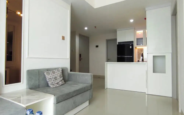Modern And Comfortable Living At 2Br Grand Sungkono Lagoon Apartment – Hotel Rooms – Surabaya