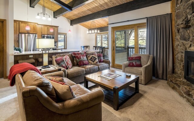 Phoenix 108 4 Bedroom Townhouse by RedAwning