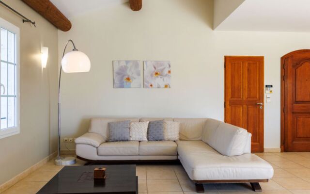 Holiday Home La Garrigue - PUJ100