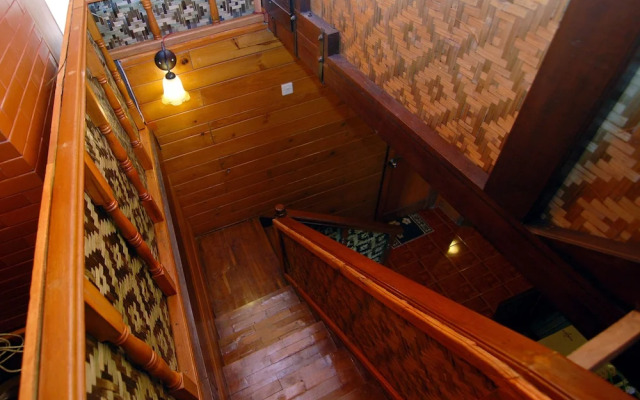 Villa ChavaMinerva Kayu - Ciater