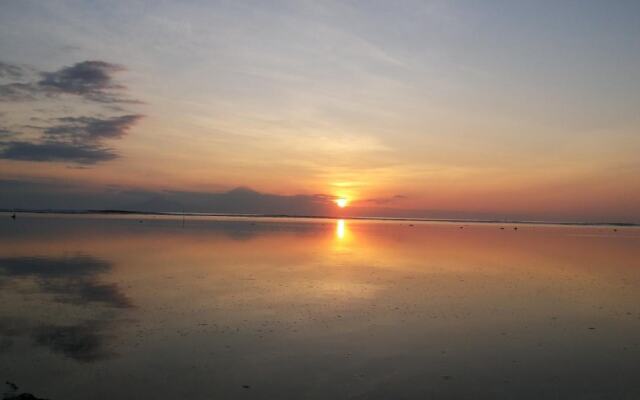 White Coconut Cottage