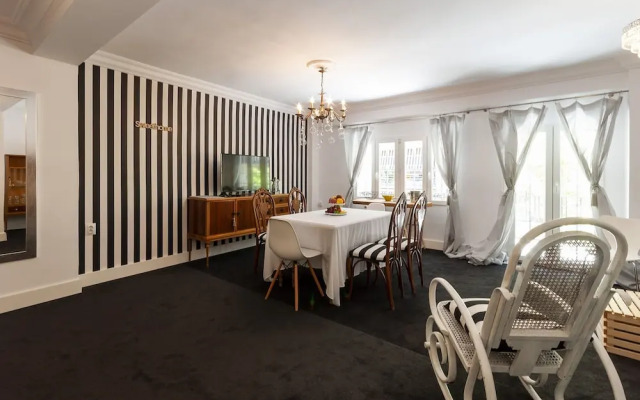 Samba in Gandia With 3 Bedrooms and 1 Bathrooms