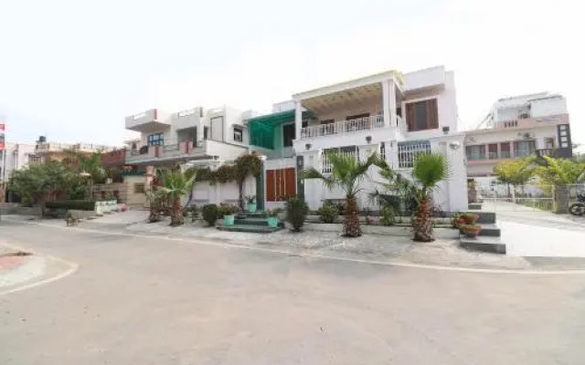 Love Guest House By OYO Rooms