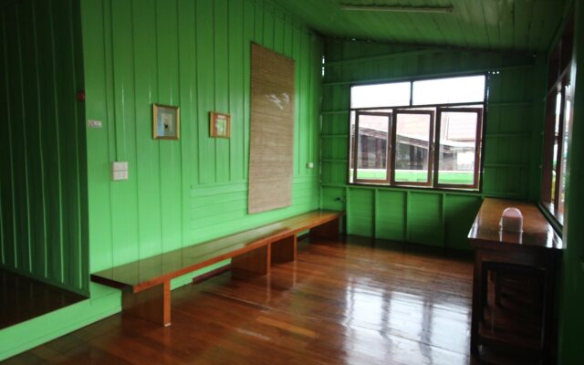 Baan Bua Homestay - Hostel