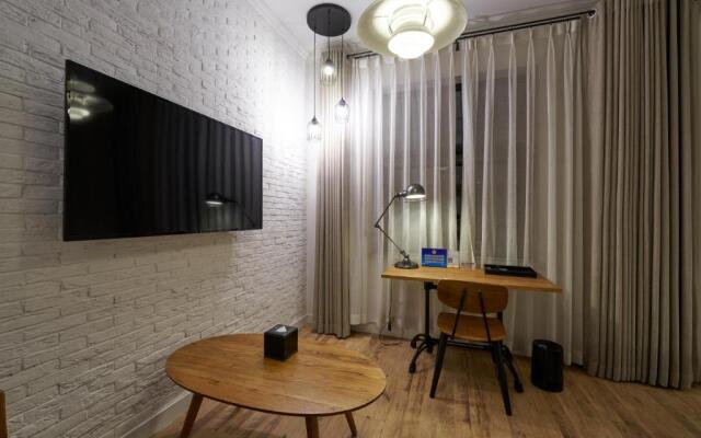 Yi Stack Hotel