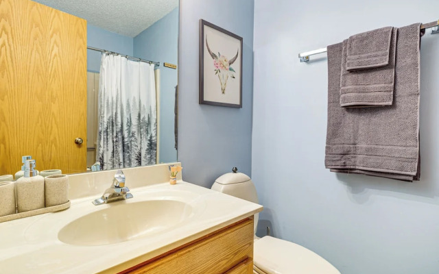 Golf, Swim & Ski: Schuss Mtn Family Getaway!