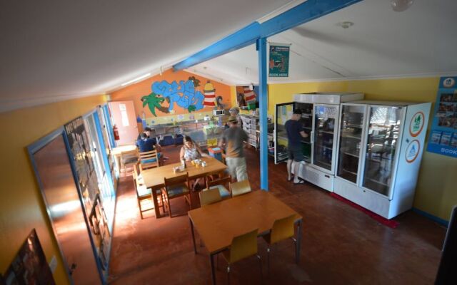 Ozzie Pozzie Backpackers