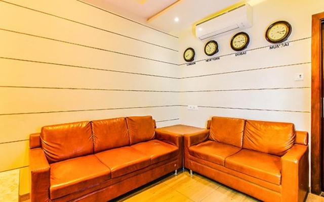 FabHotel Empire Suites