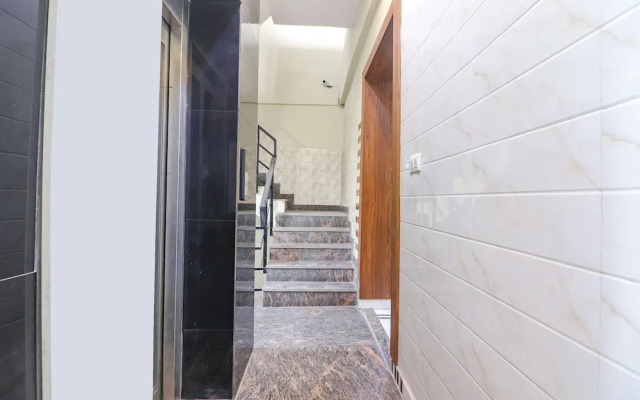 Fabhotel Starlight