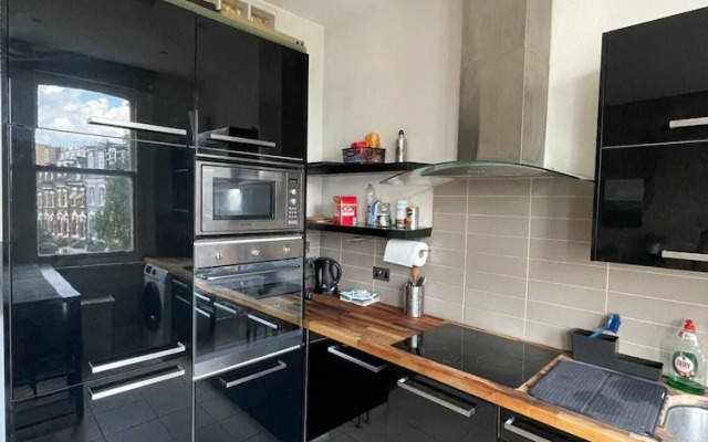 Stylish 1BD Flat With Private Terrace - Kilburn
