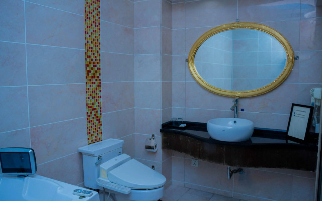 Best Western Plus Paramount Hotel