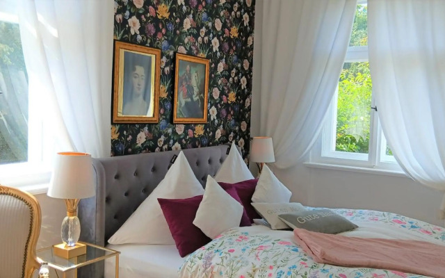 VILLA FREIA Dresden & Großer Garten Wohlfühlfactory by Freia