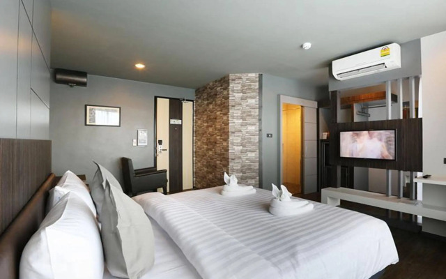 TR Rock Hill Hotel