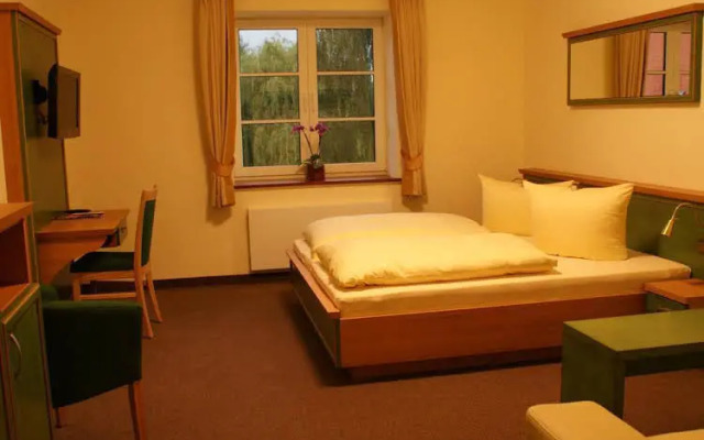 Hotel und Restaurant Am Peenetal