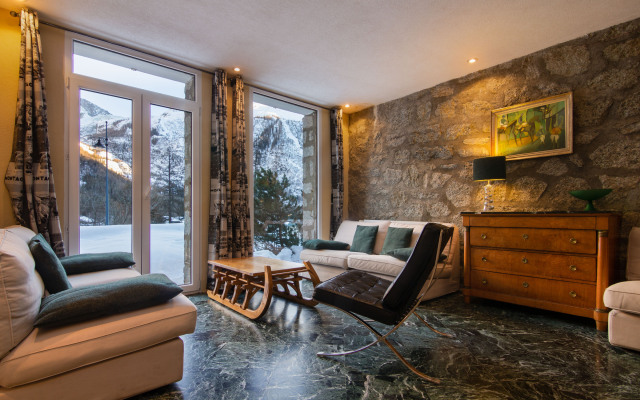 Chalet Glacier