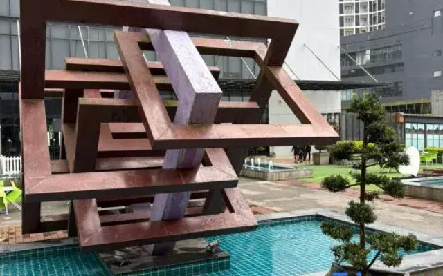 Highland Breeze Hotel