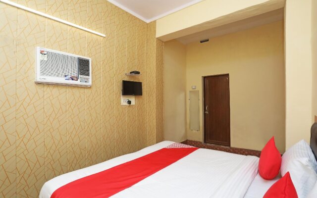 Royal Guest House By OYO Rooms