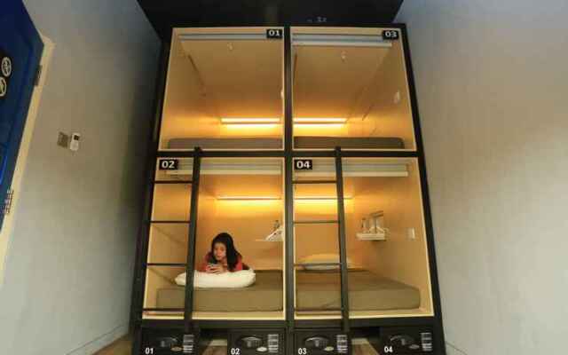 InnBox Capsule Hotel