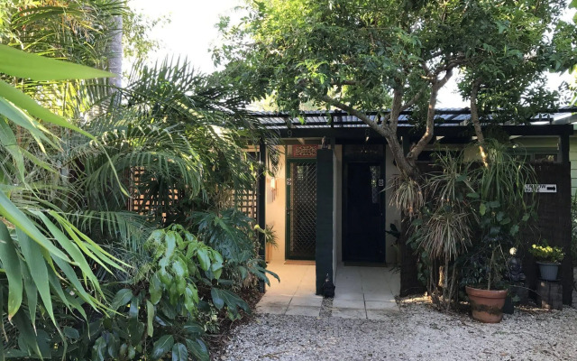 Tallow Beach Motel