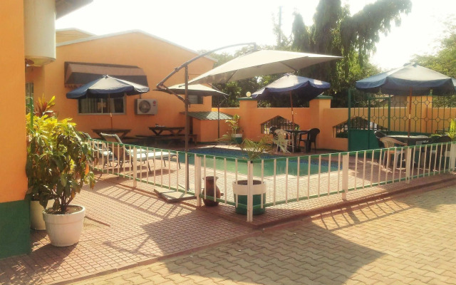 Woodlands Lodge & Tours