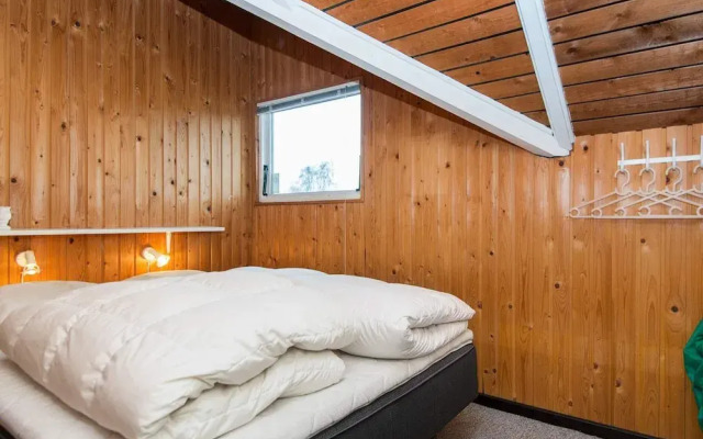 6 Person Holiday Home in Hejls