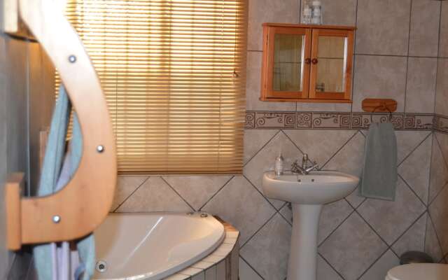 Africa Emerald at 47 Petronella