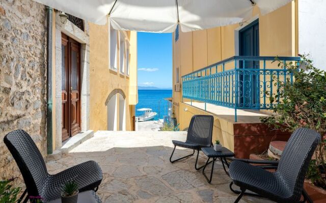 Marikas Deluxe Rooms