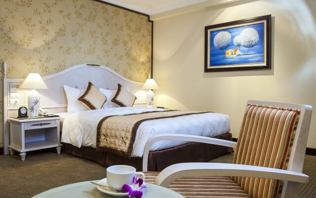 Chalcedony Grand Hotel