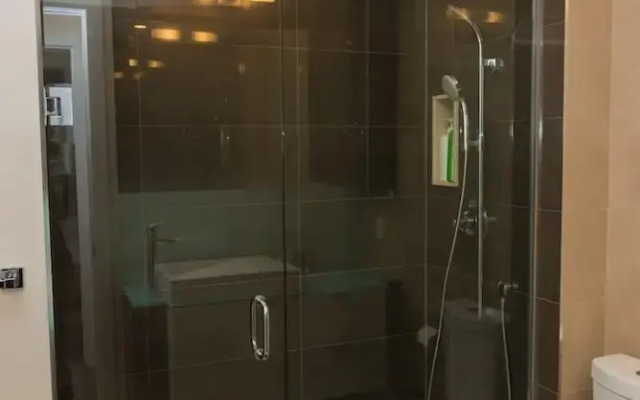 Sarkar Suites - CN Tower Rogers Centre