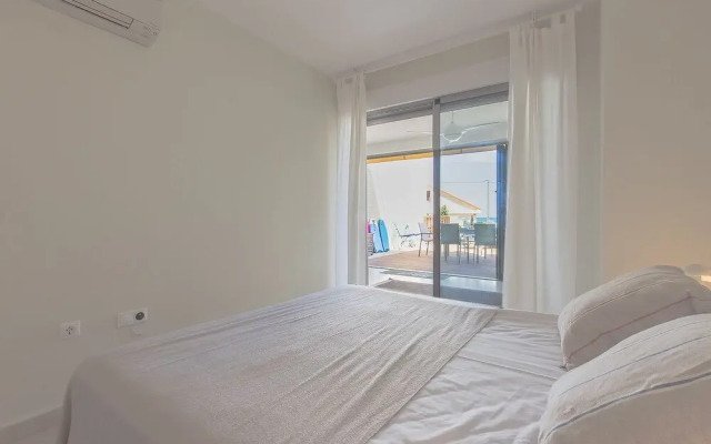 Inviting 2-bed Apartment in Denia, First Beach lin