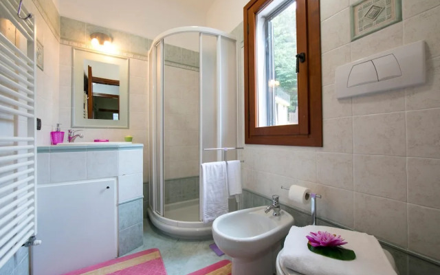 Villa Monte Enrico - Pool And Whirlpool