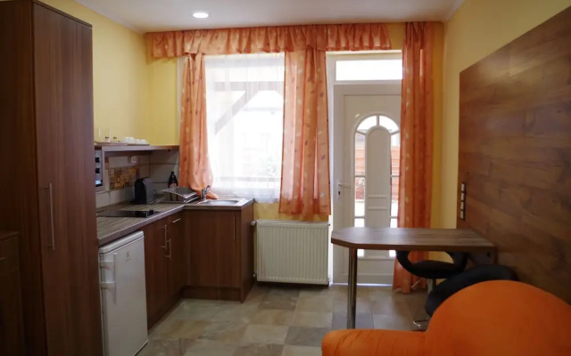 Aranyhal Apartmanház