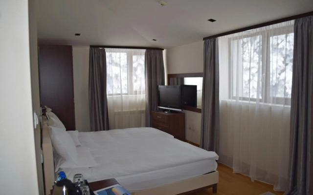 The Lodge Hotel