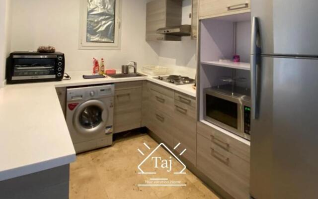 TAJ HOME, exotic ground 2 bedroom, pool, Scarab