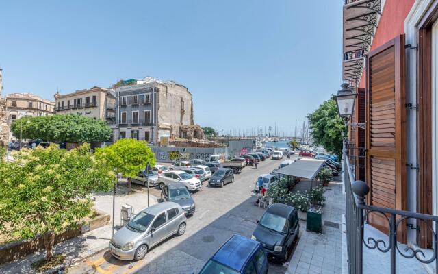 Apartment La Cala in Palermo