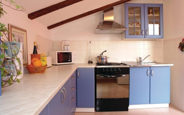 Amazing Home in Kapelica With Wifi and 5 Bedrooms