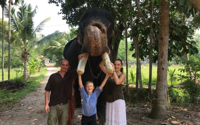 Reds Residency - Homestay