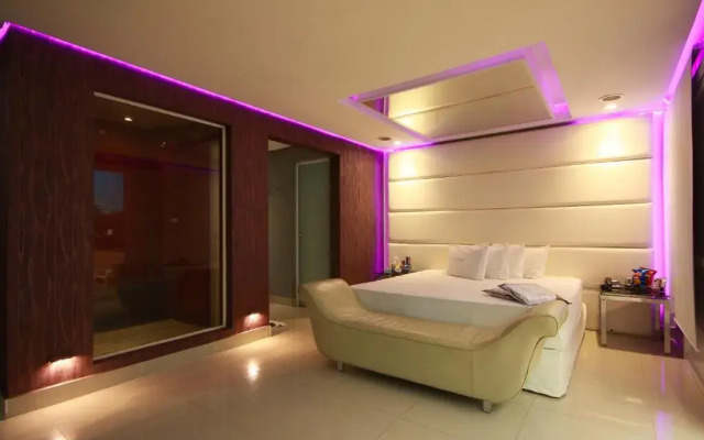 Lessence Motel