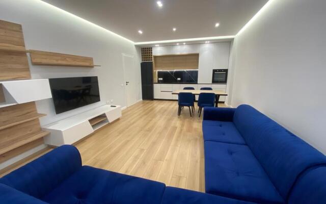 8th Floor Luxury Apartament Tirana