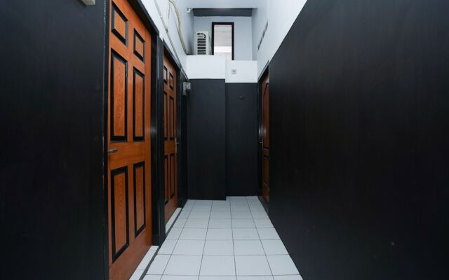 OYO 1624 Panjang Jiwo Residence