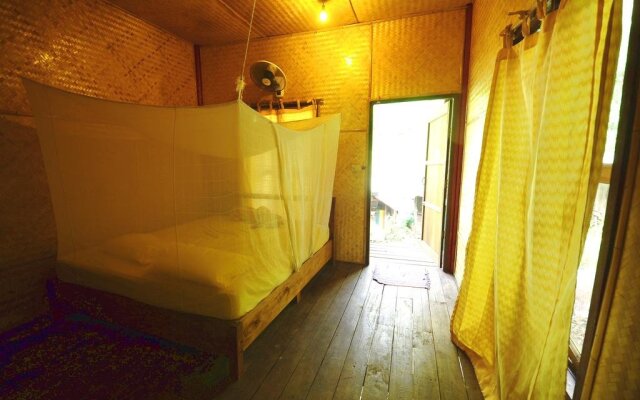 Chill Out Bar and Bungalow